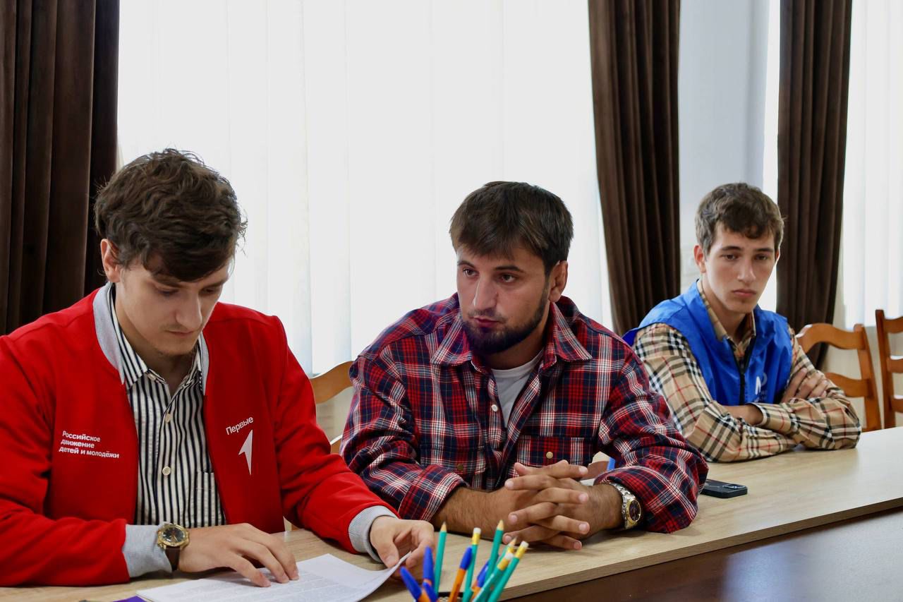 Камил Саидов обсудил с кизилюртовской молодежью перспективы развития и поддержки инициатив